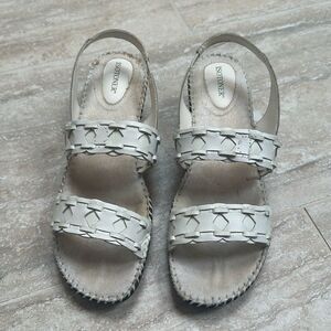 Isotoner white leather sandals - size 9 1/2 W
